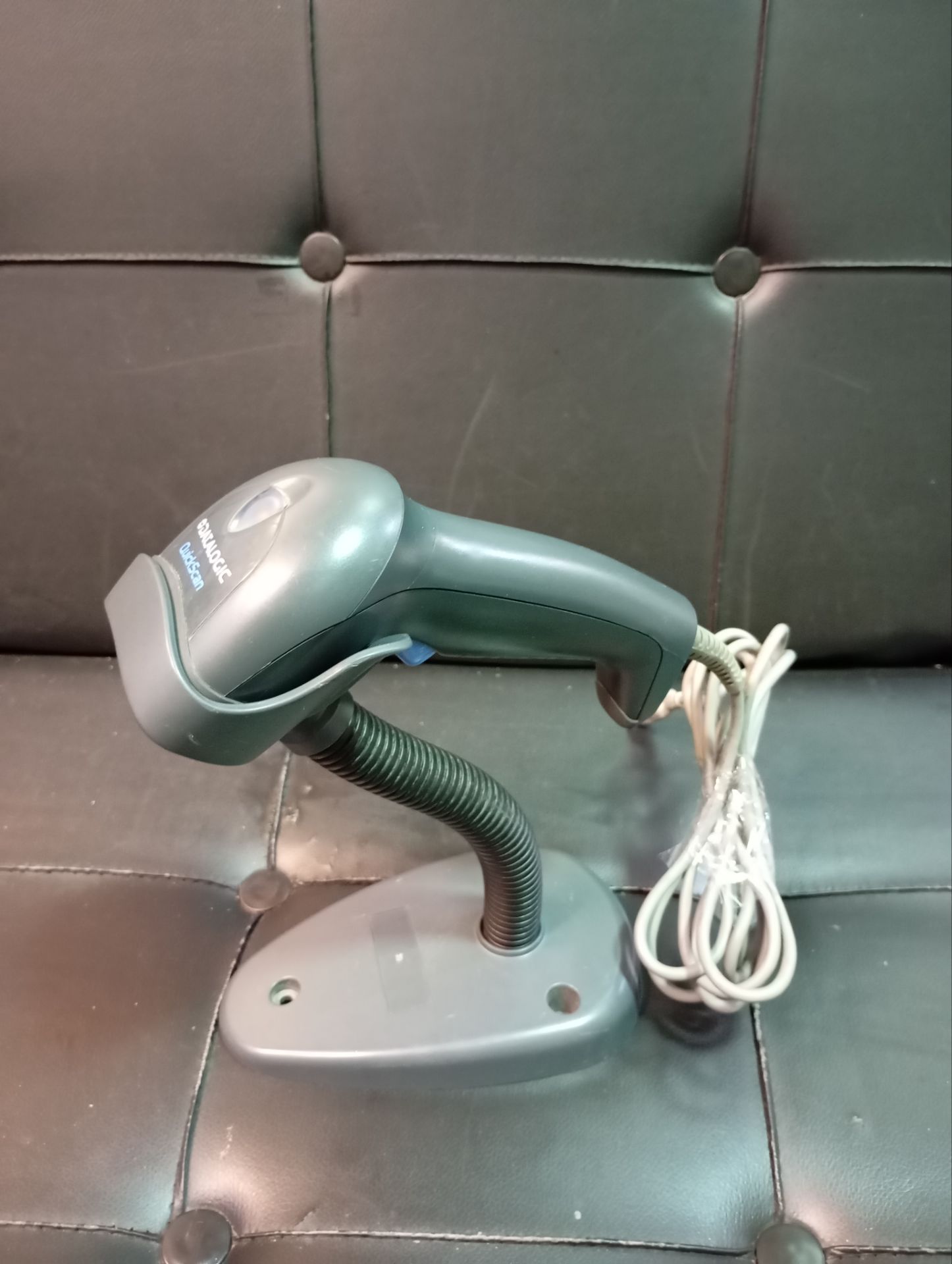 بارکدخوان دیتالاجیک Quick Scan i QD2130 با پایه(استوک) بارکدخوان دیتالاجیک Quick Scan i QD2130 با پایه(استوک)